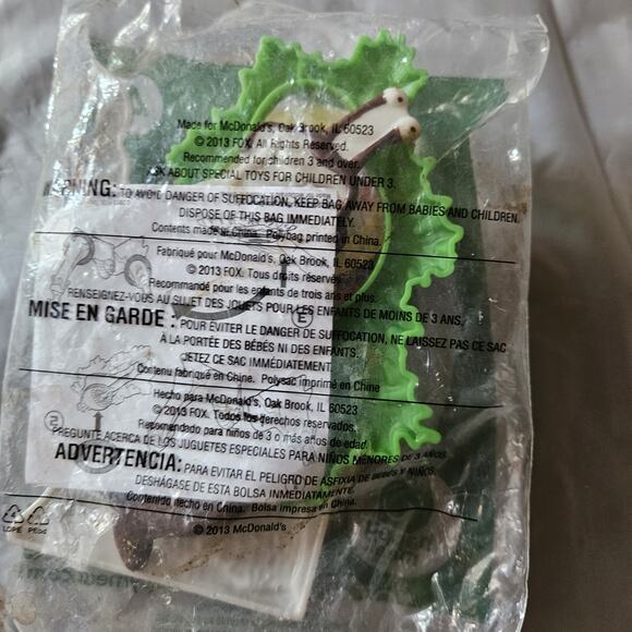 2013 McDonalds Ice Age and Rio Epic Mub and Grub Ring Toss New in Package 4 - Picture 2 of 2